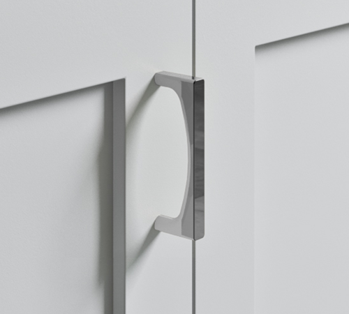 The Top Knobs Riverside pull in a Polished Chrome finish.